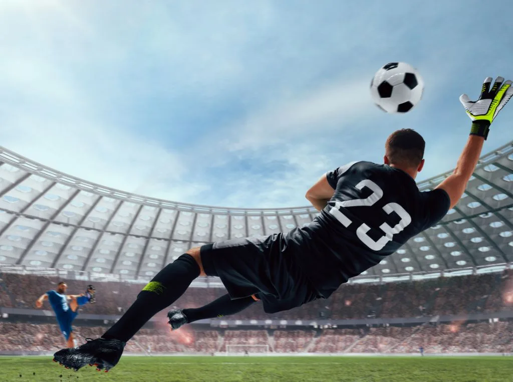 Para muitos jogadores, a várzea também é uma oportunidade de manter vivo o sonho de seguir no futebol, seja como uma forma de lazer ou como um trampolim para competições maiores.